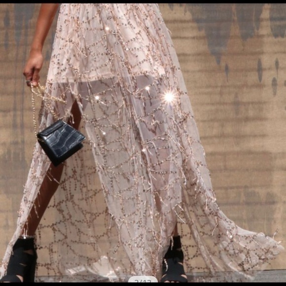 🎊Spaghetti Strap Champagne Sequin Maxi Dress🎊 - Picture 10 of 13